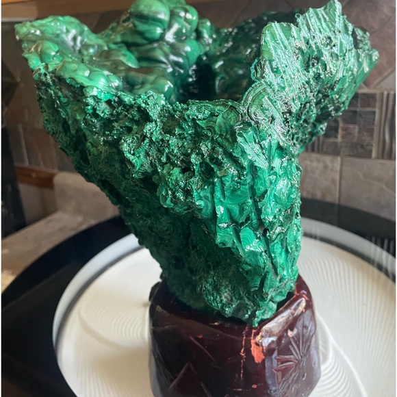 malachite,mineral crystal looks like has a vase like shape to it!One time offer - Picture 2 of 13